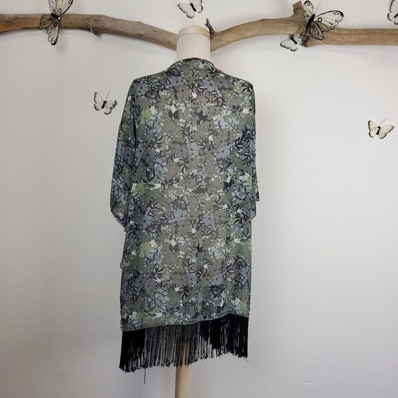 Lularoe monroe grays and green floral black fringe - Picture 4 of 6